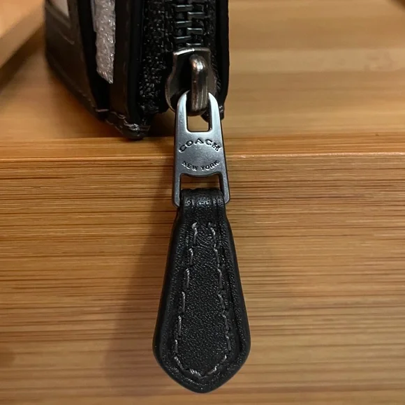 Coach Mini Skinny Id Case With Floral Applique Gunmetal/Black NWT - Picture 8 of 15